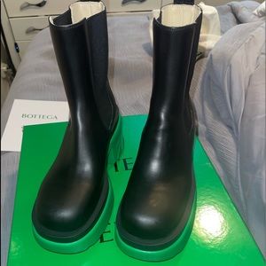 Hot new and most popular Bottega Veneta boots, everyones must have.